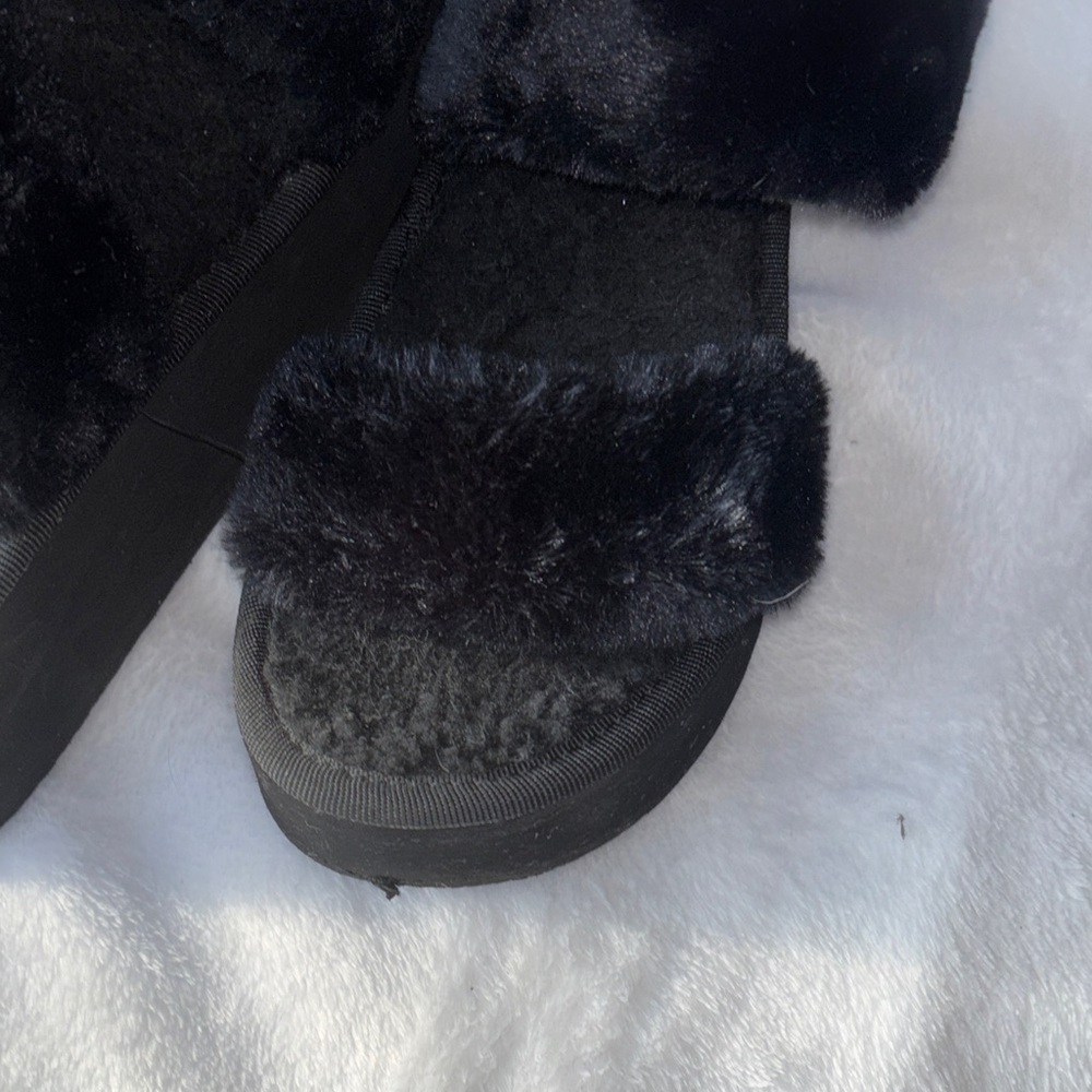 Black Fuzzy Platform Sandals - Picture 4 of 6